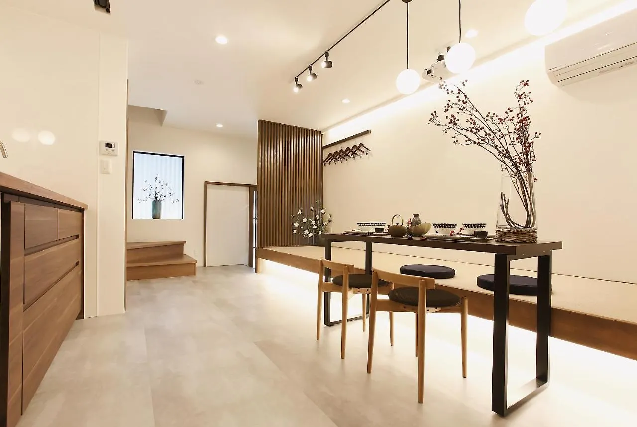 Zebrahouse Tenroku Villa Oszaka 0*,  Japán